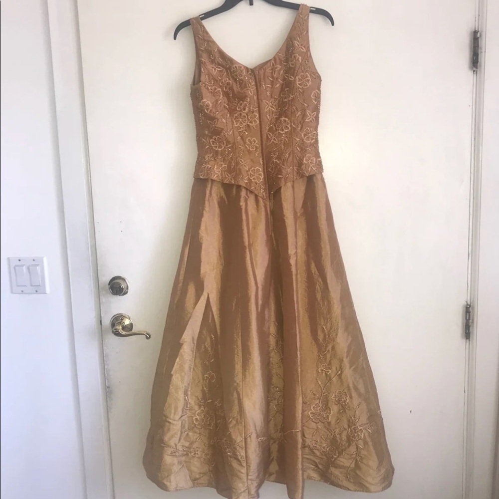 Dress - Picture 7 of 8